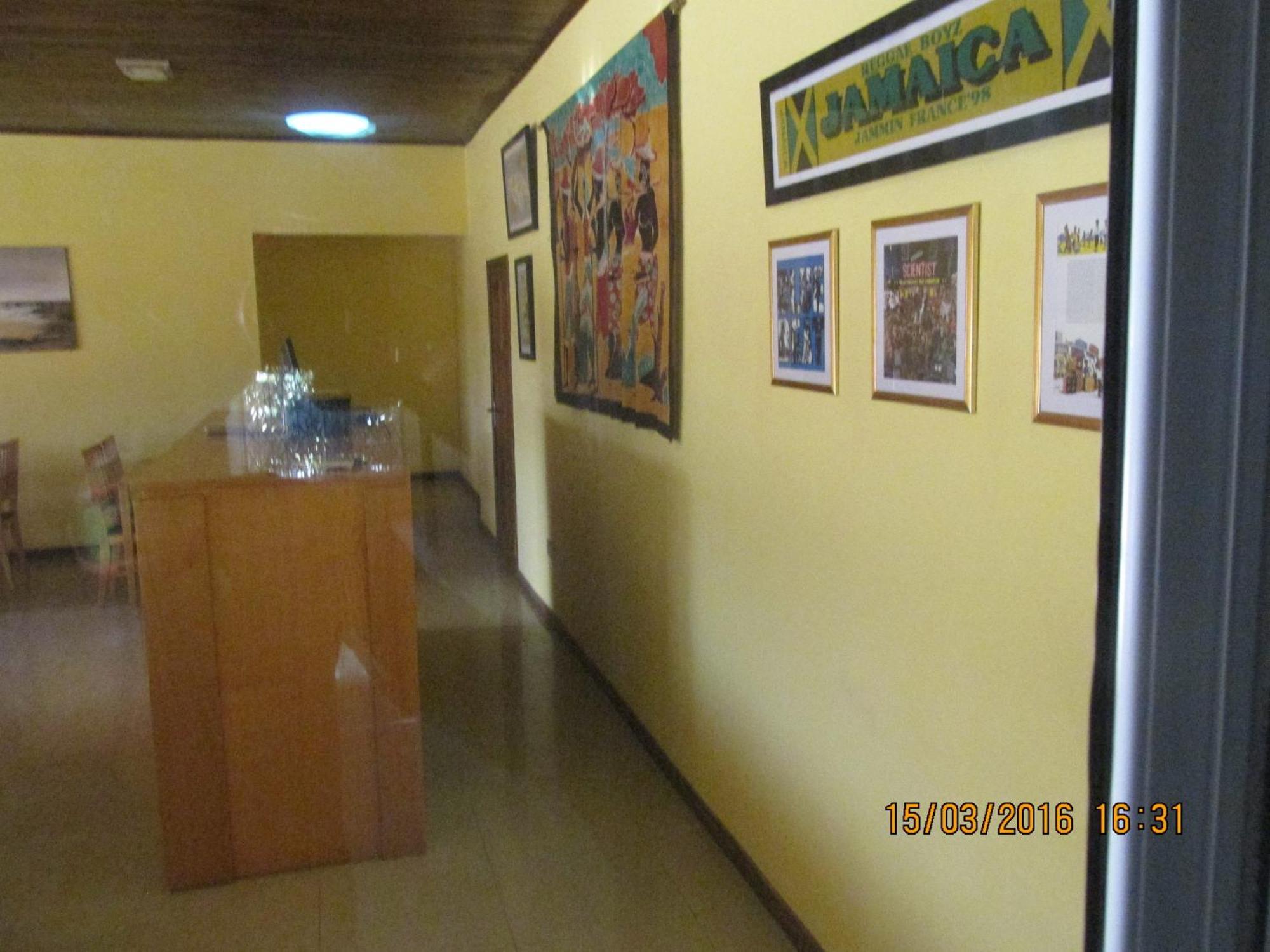Jamaica Inn Guest House Botianaw Buitenkant foto